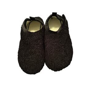 EUC Heiiwarm Kid's Fuzzy Slippers Hook and Loop Closure 8 1/2" From Heel to Toe